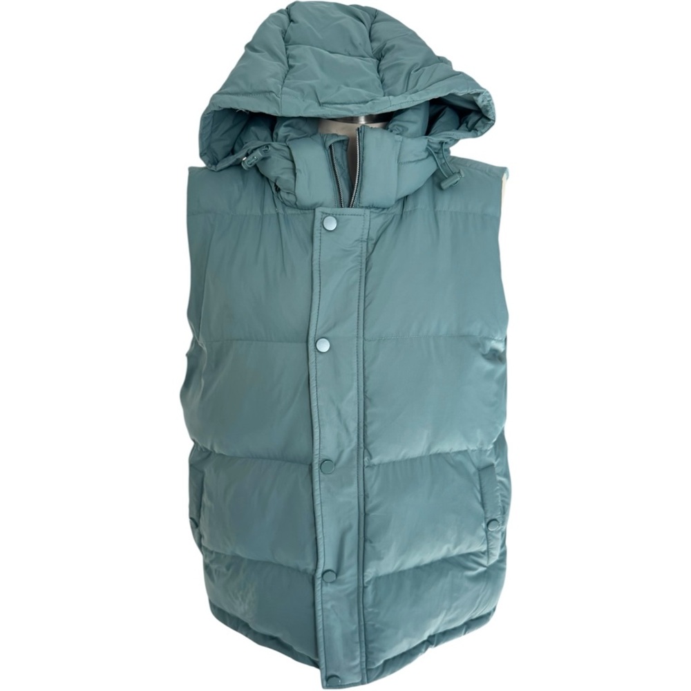 Charlie B Vest Teal/sea-green color preowned like new size Medium
